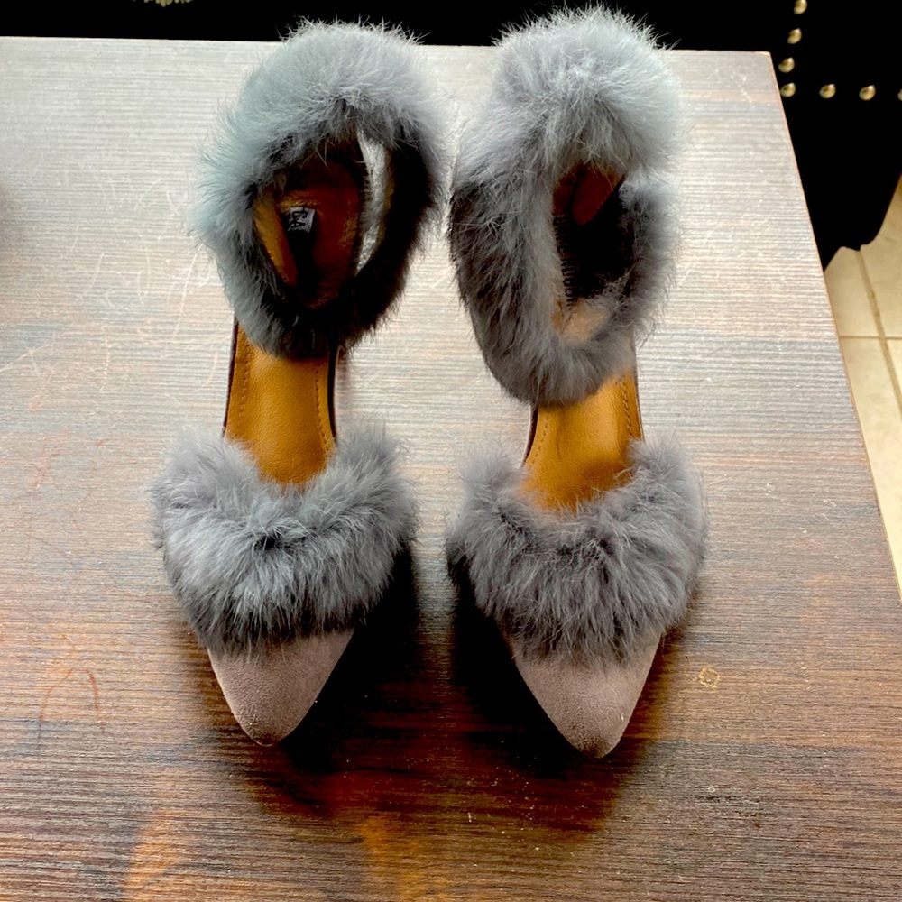 Cape Robbin fur heels